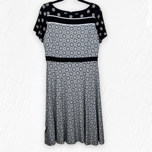 Ann Taylor Loft Black & White Geometric / Floral Print Dress Fit & Flare Size 10